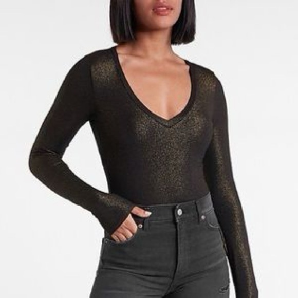 NWT Express Metallic Foil Fitted V-Neck Tee Size XS - Picture 1 of 6